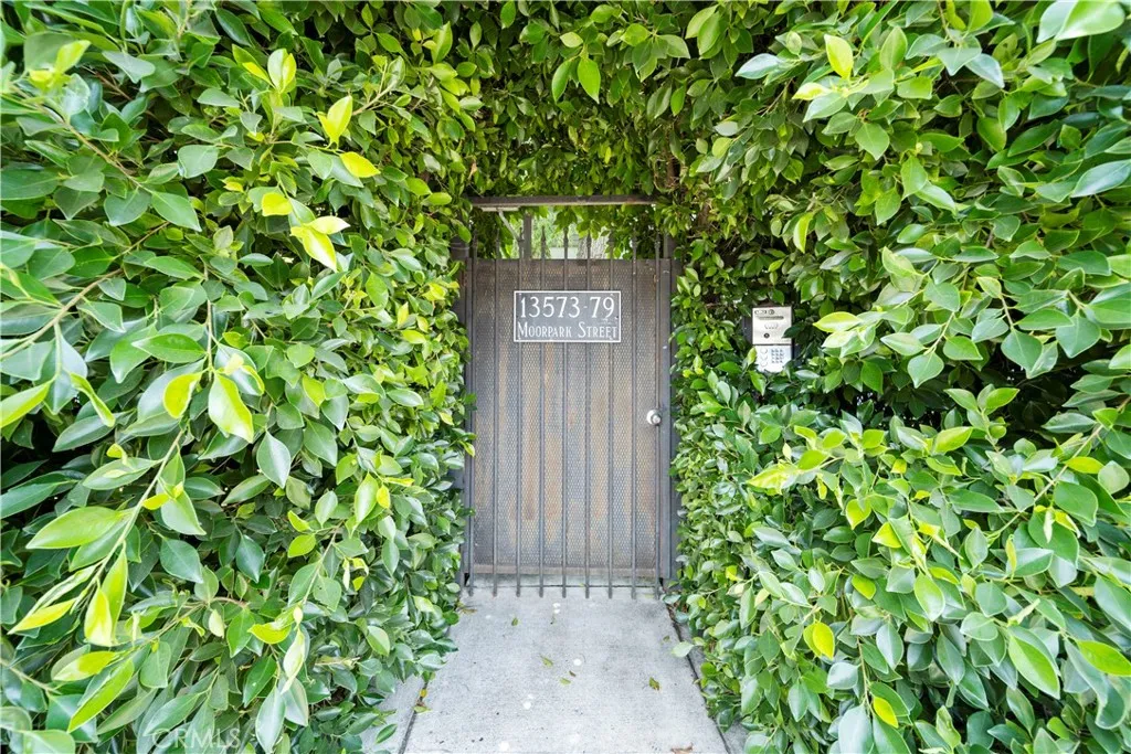 13573 Moorpark Street, Sherman Oaks, CA 91423 - Photo 4 of 50, Sherman Oaks, CA