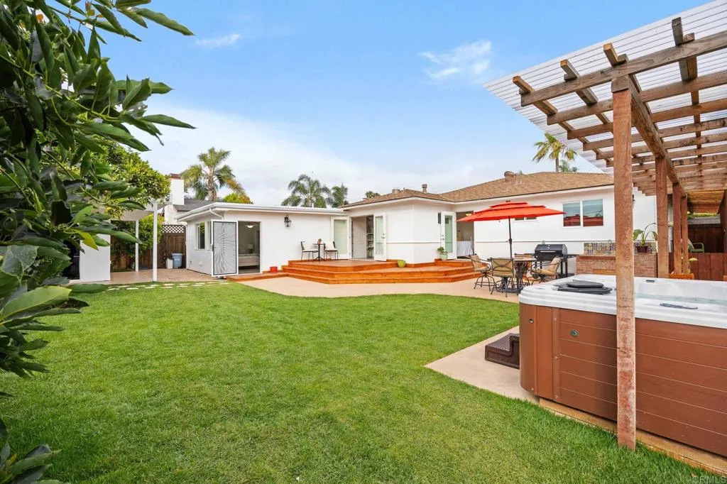 https://cdn.realtyfeed.com/cdn/127/306735962/5fe05c9cb495eff9c364f1bc6ccbdb0d.webp
