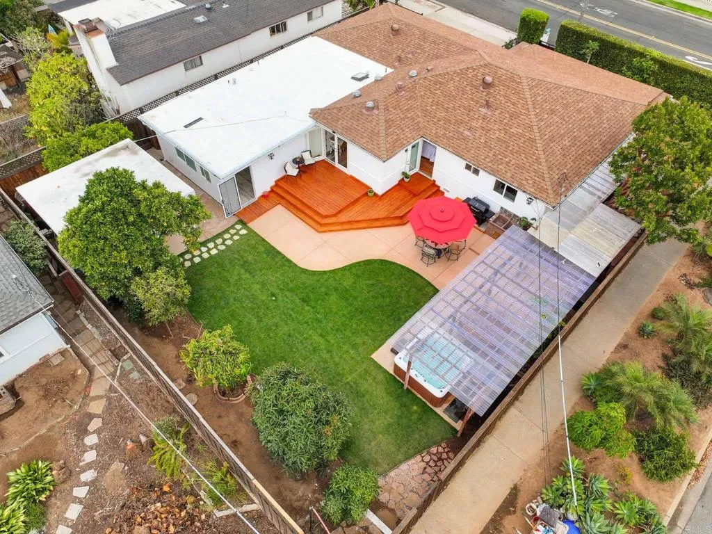 https://cdn.realtyfeed.com/cdn/127/306735962/893bcb3ce76e6ff77d31fff35250e80f.webp