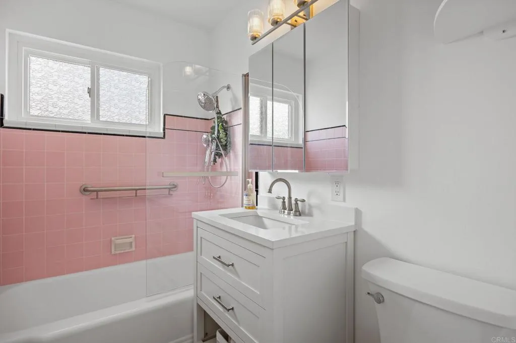https://cdn.realtyfeed.com/cdn/127/306735962/a1cb7adba9aadde1f4cf3f7ae9670ad8.webp