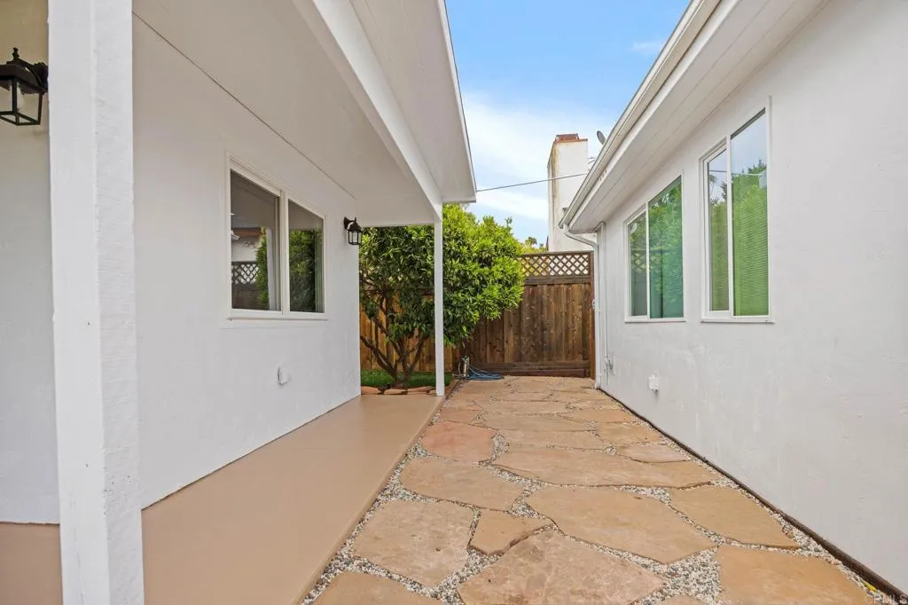 https://cdn.realtyfeed.com/cdn/127/306735962/abb0c40b1b369e03451c3b81e83399df.webp