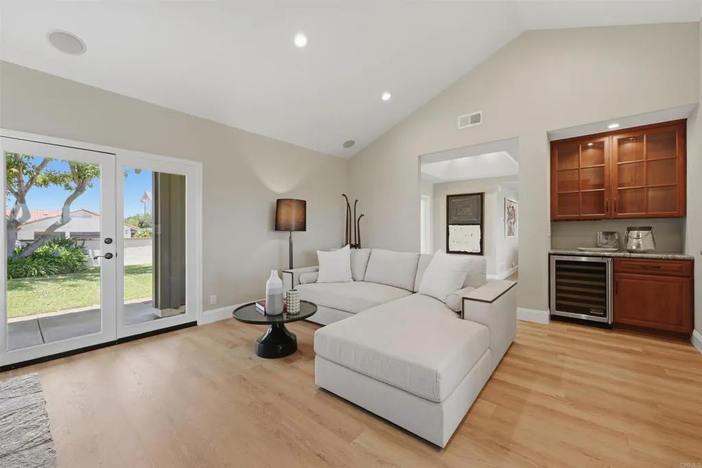 https://cdn.realtyfeed.com/cdn/127/306735964/0bb75884fcc64ac06168db17e99a9fff.webp