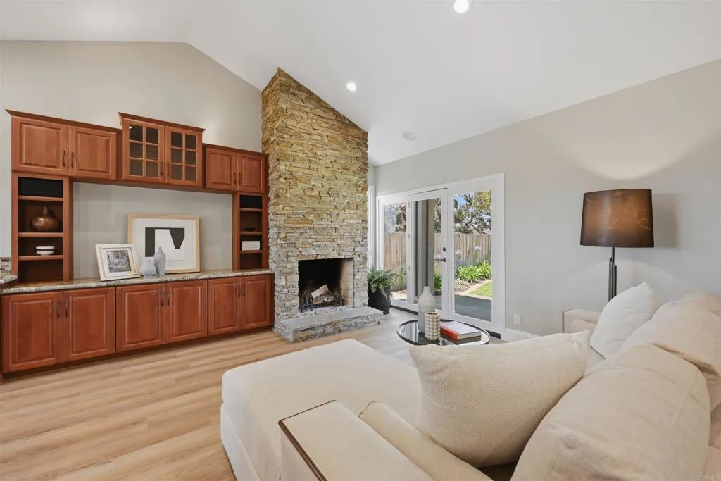 https://cdn.realtyfeed.com/cdn/127/306735964/38ba1e333ed7fd917e0c8022495b1904.webp