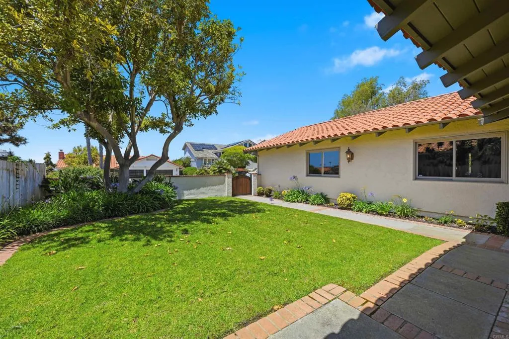 https://cdn.realtyfeed.com/cdn/127/306735964/6ea15d18da6ffed6c8b41fe4696509ce.webp