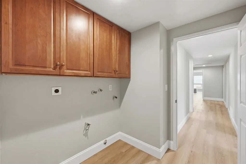 https://cdn.realtyfeed.com/cdn/127/306735964/7c9d6ad2b9512efd7d86475dd7db0b1f.webp