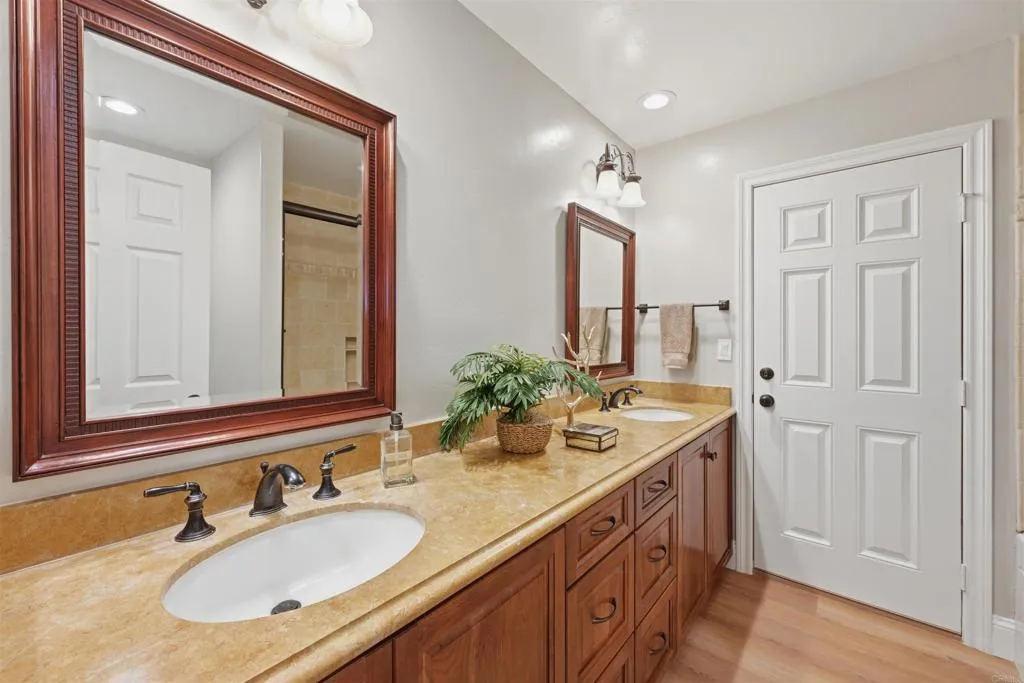 https://cdn.realtyfeed.com/cdn/127/306735964/81fa15abd50fc169506c764ff0ae2849.webp