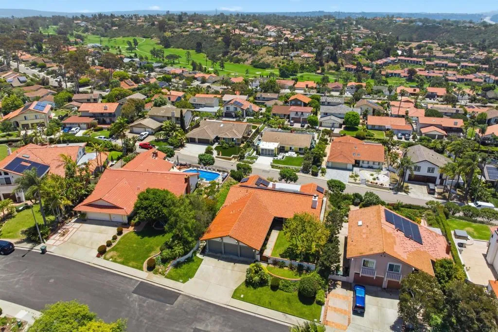 https://cdn.realtyfeed.com/cdn/127/306735964/8ecd0b70e22ae68f9b904904006fb0b4.webp