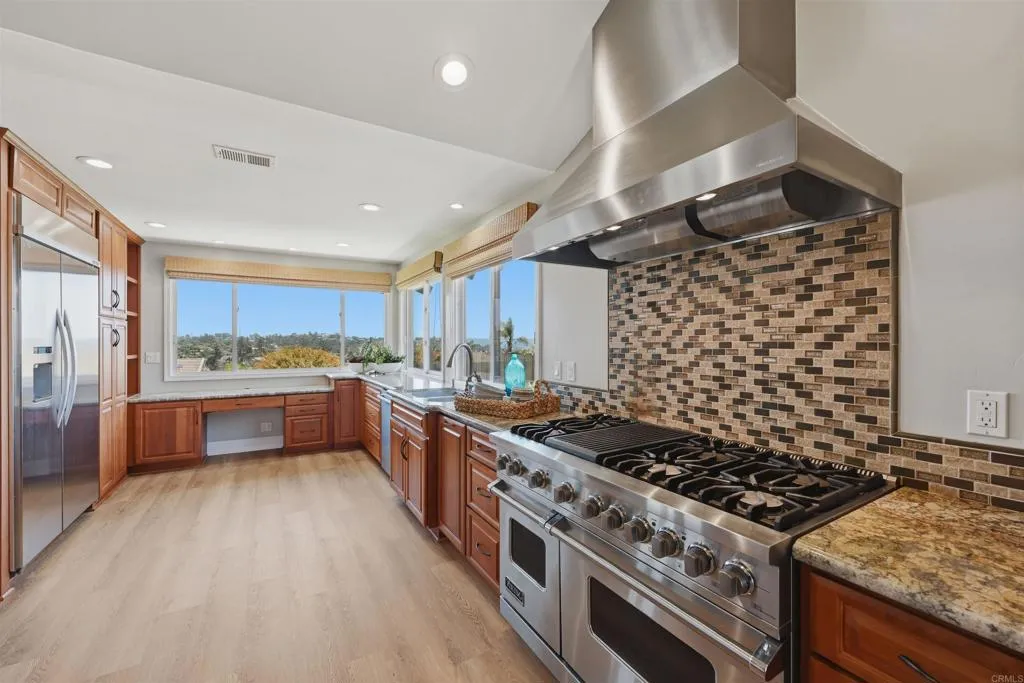 https://cdn.realtyfeed.com/cdn/127/306735964/b4e9b6be3dbf956de354588dec54d653.webp