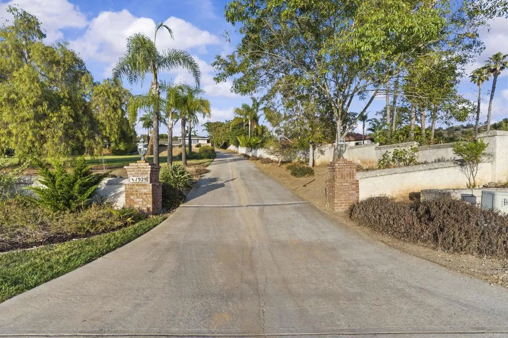 https://cdn.realtyfeed.com/cdn/127/306735977/1aa7fb397964cac82a98005b86f10988.webp