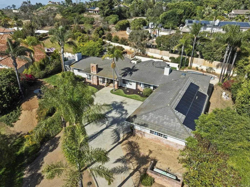 https://cdn.realtyfeed.com/cdn/127/306735977/32822c7e01acb0ee3111db78a6bfc1c2.webp