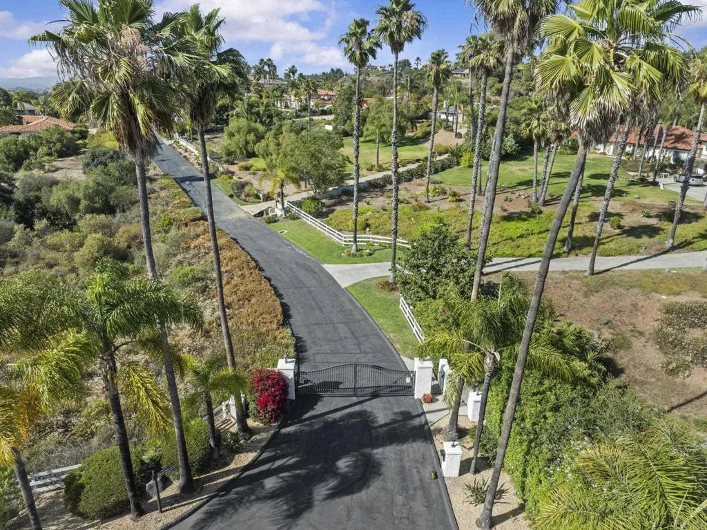 https://cdn.realtyfeed.com/cdn/127/306735977/40785d88c796c847b3547e574aa2087f.webp