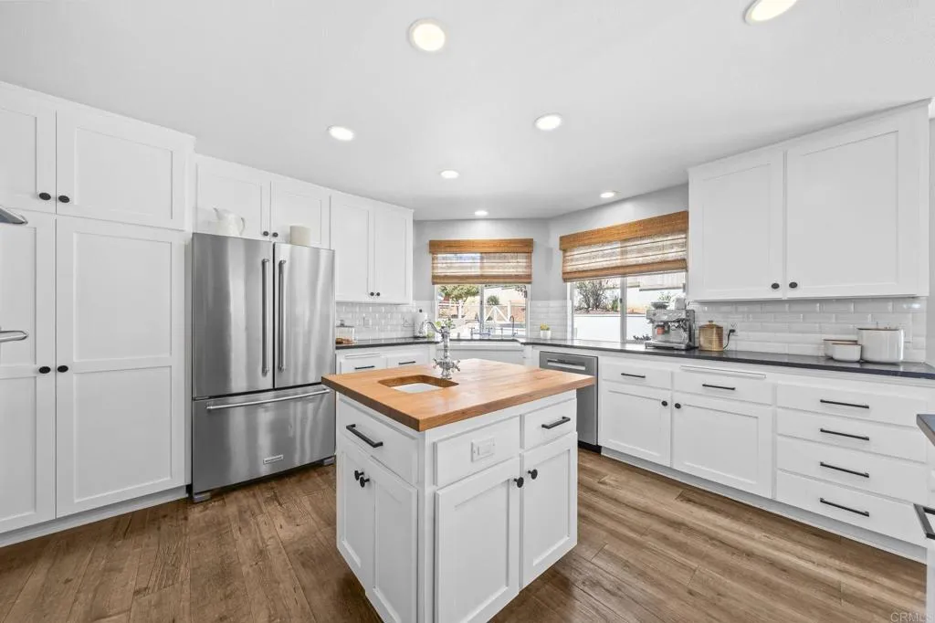https://cdn.realtyfeed.com/cdn/127/306735977/588256b85cf74d00147af7e1f10f4f7e.webp