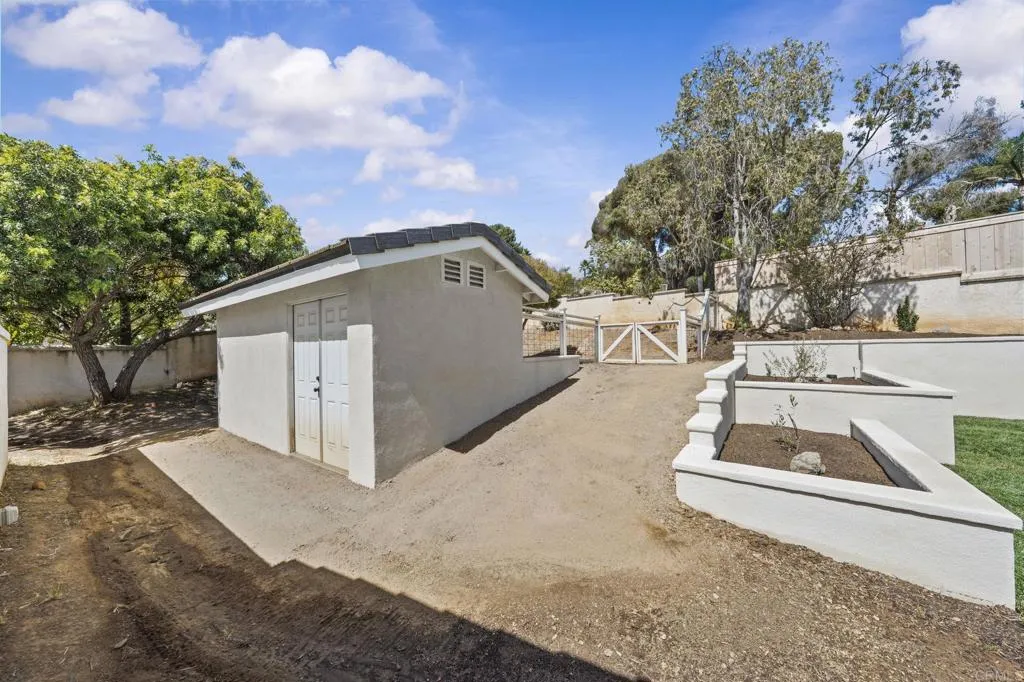 https://cdn.realtyfeed.com/cdn/127/306735977/80b6ecef6b19ef3e313fb43769388268.webp