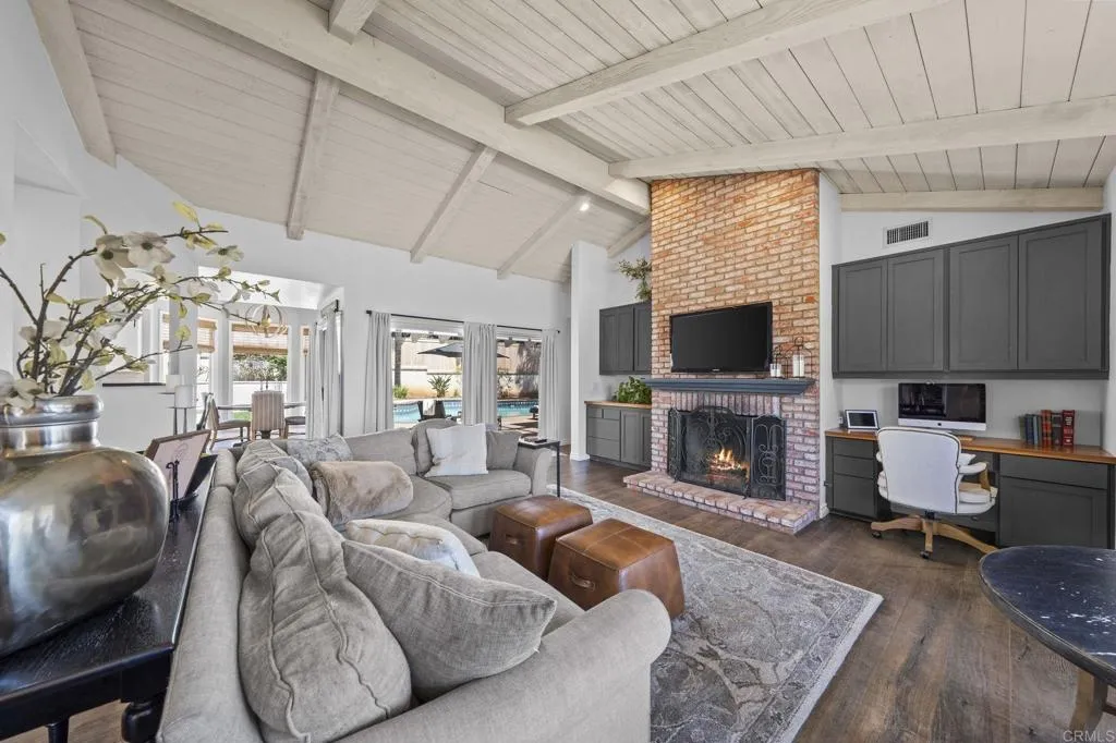 https://cdn.realtyfeed.com/cdn/127/306735977/9e6e36919053a76119cd32f3f5dc49bd.webp