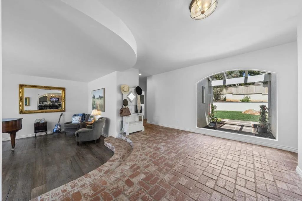 https://cdn.realtyfeed.com/cdn/127/306735977/a0deea0d1231c6b8ac23a32c4ded1426.webp