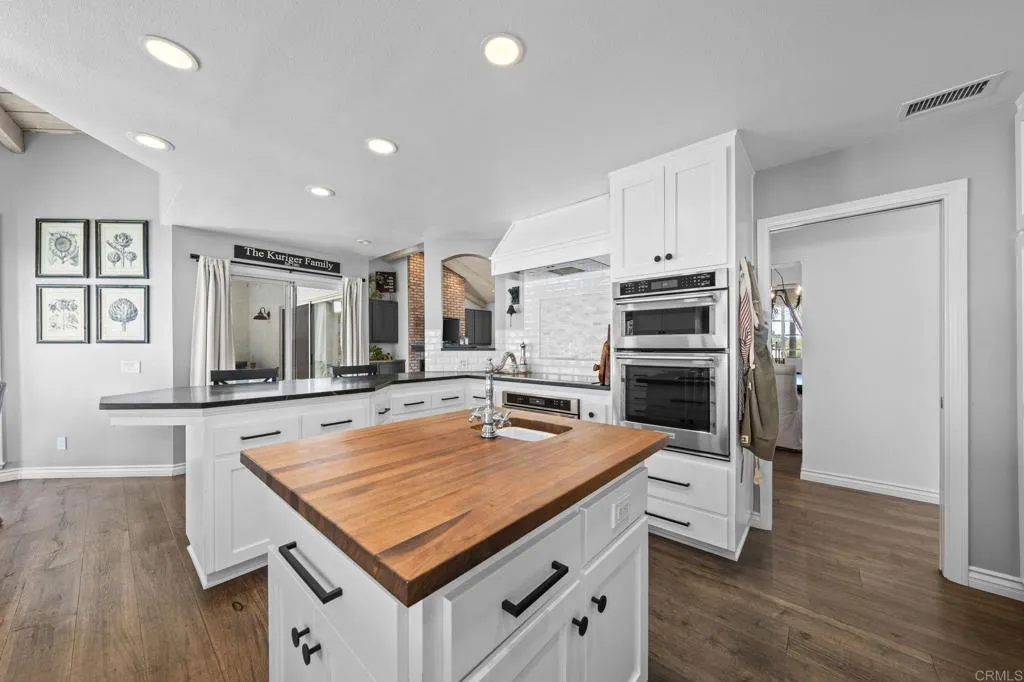 https://cdn.realtyfeed.com/cdn/127/306735977/ab3ae22fe25e5b9ee12f98597b22fd07.webp