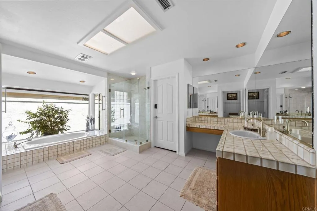 https://cdn.realtyfeed.com/cdn/127/306735977/b3ea7b44d41025ccb57b0f2150fccbeb.webp