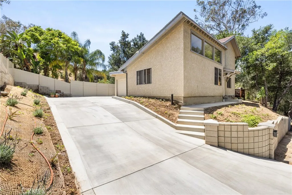 Woodland Hills, CA 91364