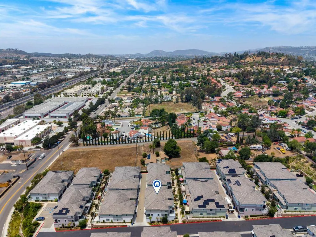 https://cdn.realtyfeed.com/cdn/127/306736092/0abf5f2497bc46ac68ccaa75480bb57b.webp