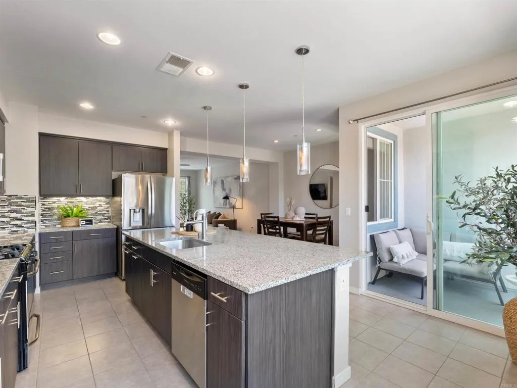 https://cdn.realtyfeed.com/cdn/127/306736092/41d65bfc98db7a7eedb831804577c6b9.webp