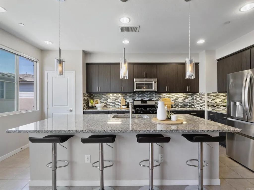https://cdn.realtyfeed.com/cdn/127/306736092/4fa4ac67e2dd9841ce00d2dcbfee22b5.webp
