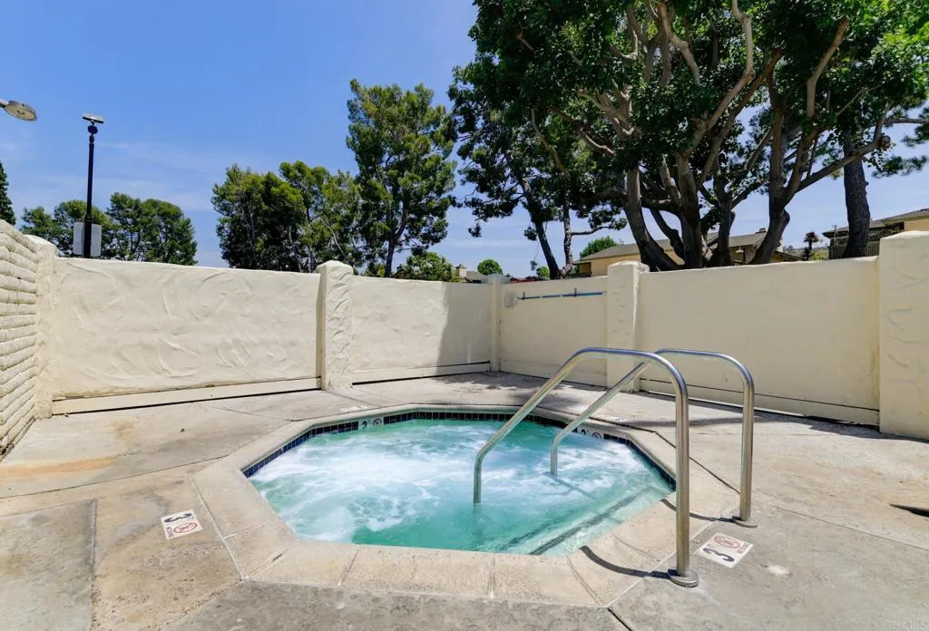 https://cdn.realtyfeed.com/cdn/127/306736160/d695db36553d0efddc49314b01c57bf3.webp