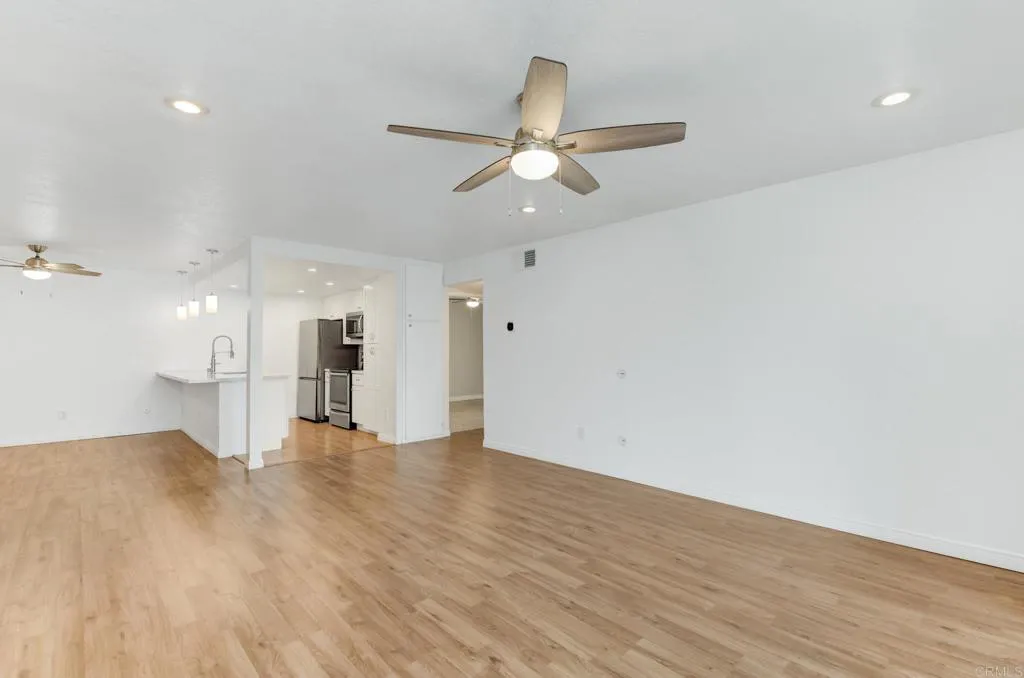 https://cdn.realtyfeed.com/cdn/127/306736160/f248ea064abeacd7511dd8812e3827e3.webp