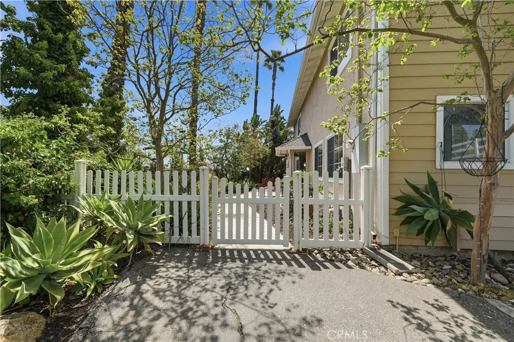 https://cdn.realtyfeed.com/cdn/127/306736178/7bfc27ac2a8986e00b831f0ecbcad90f.webp
