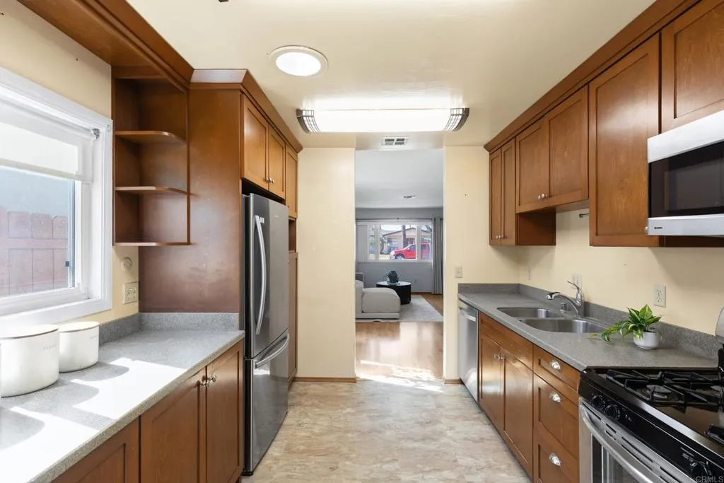 https://cdn.realtyfeed.com/cdn/127/306736214/20eb94cb5cd85b7b2e97829c0dfdc9fa.webp