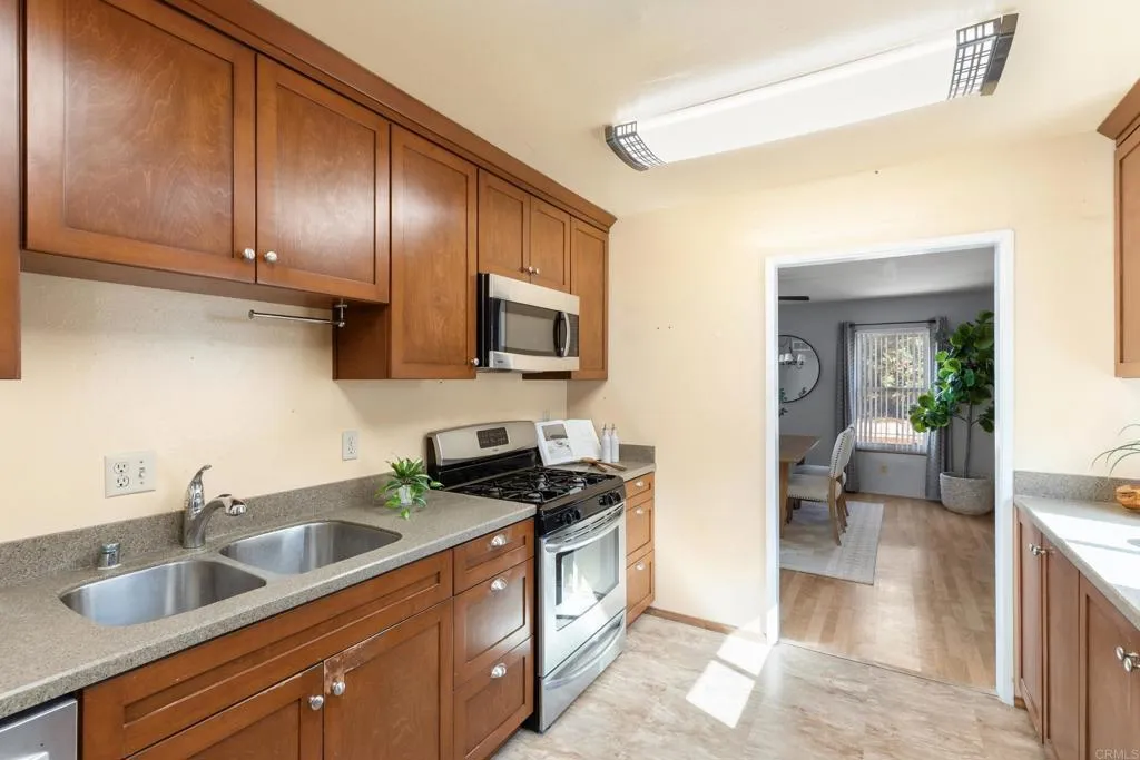 https://cdn.realtyfeed.com/cdn/127/306736214/b1d97459471270df0bbb5d5966c54f5a.webp