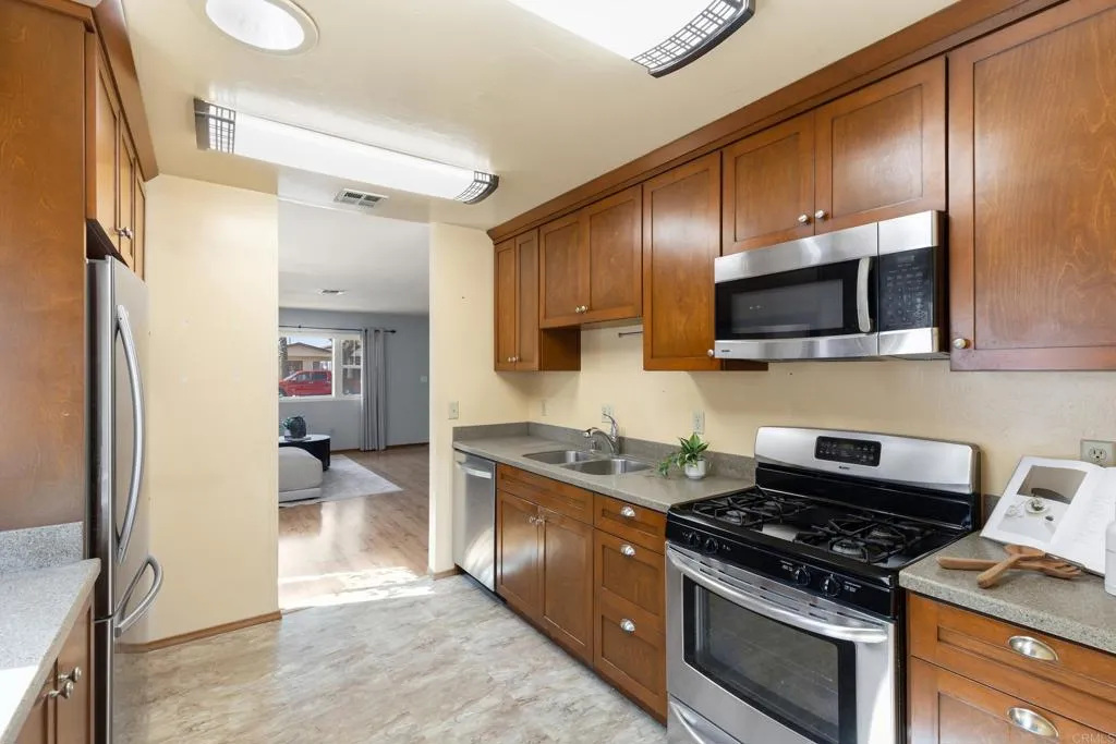 https://cdn.realtyfeed.com/cdn/127/306736214/ce777435171d6d68324162ff2172fde2.webp