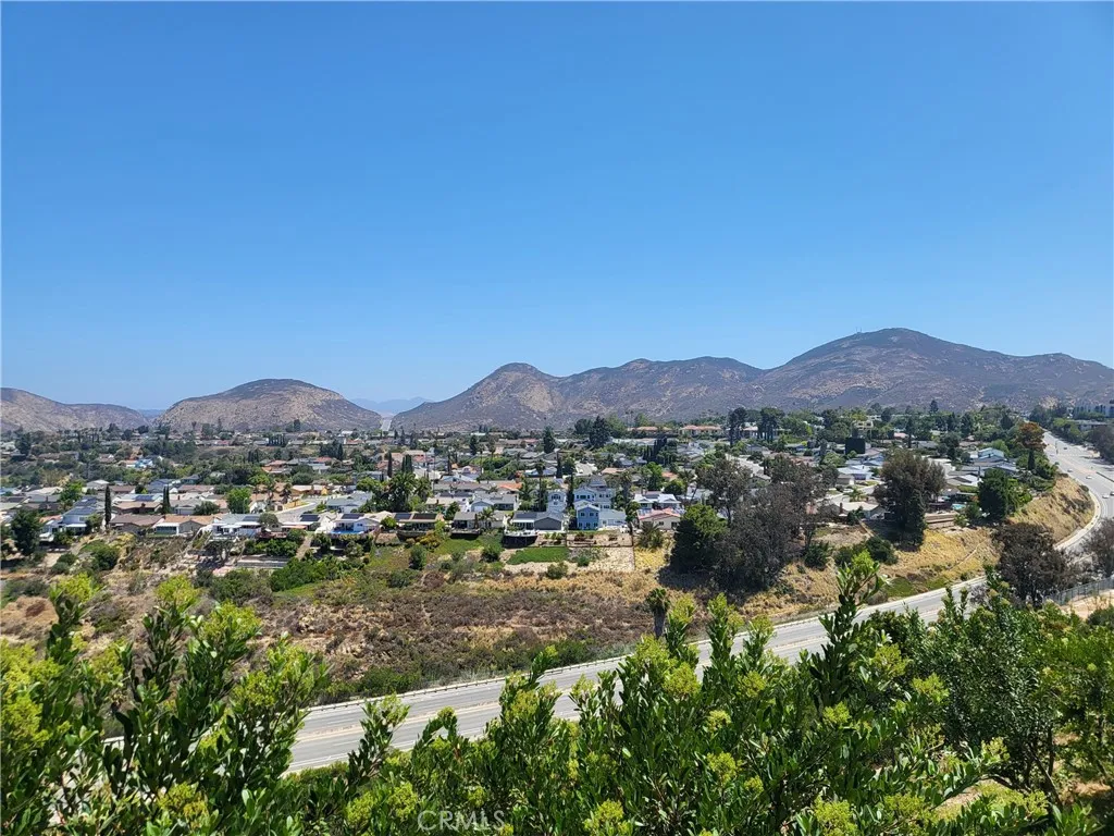 https://cdn.realtyfeed.com/cdn/127/306736217/8529188334eb416c1f33dc2ef20e0bcd.webp