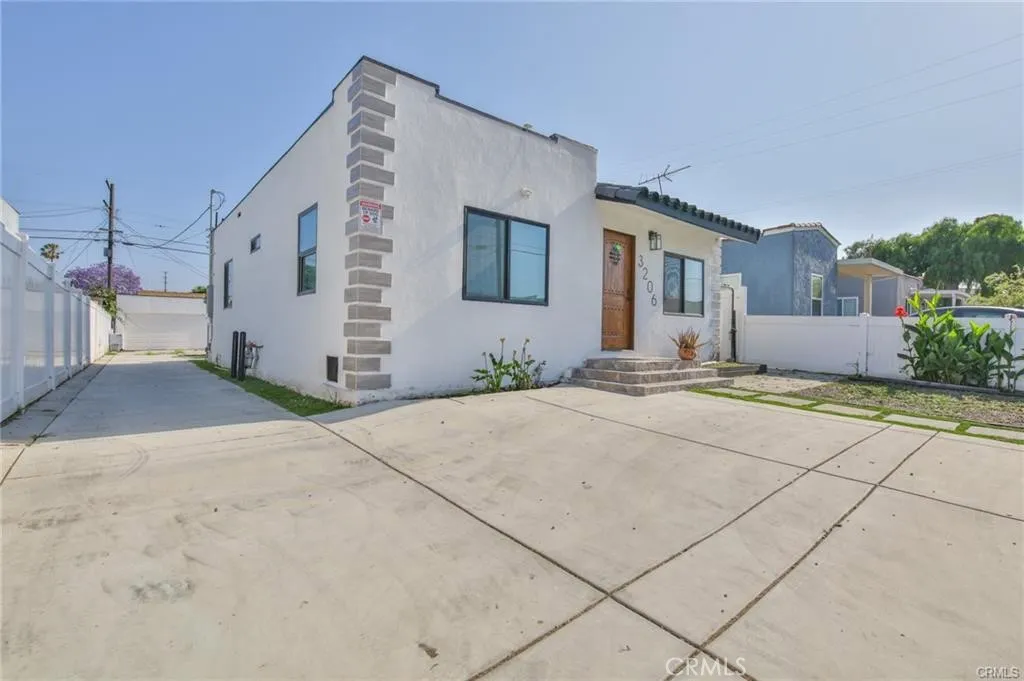 Los Angeles, CA 90043