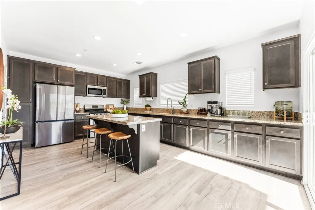 https://cdn.realtyfeed.com/cdn/127/306736242/31351451f552dce249a90caf76b8e30b.webp