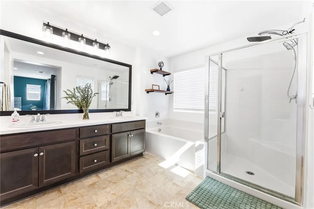 https://cdn.realtyfeed.com/cdn/127/306736242/522ce2203194191679d0b9f8511ed84f.webp