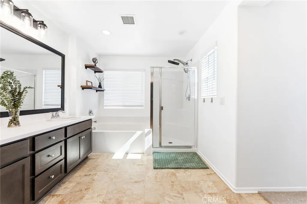 https://cdn.realtyfeed.com/cdn/127/306736242/526ce0dd8f1a1d8864ad377aec39c4b3.webp