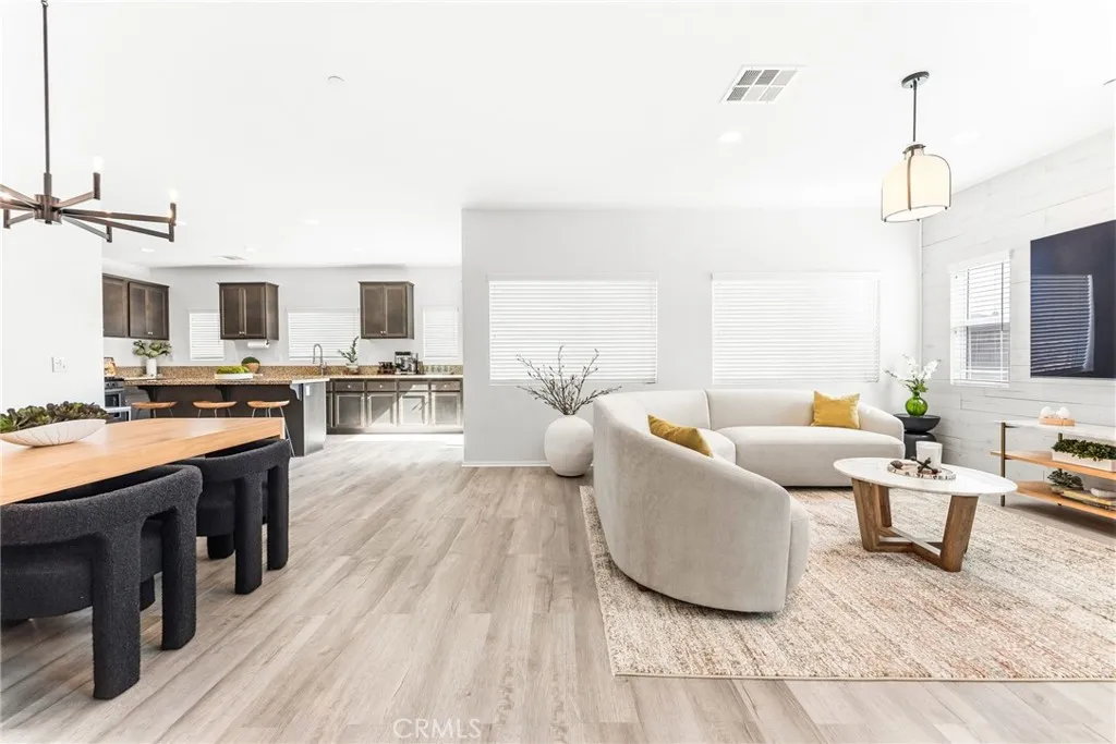 https://cdn.realtyfeed.com/cdn/127/306736242/974a72c8b2b4aaf0355b854b7b572d4a.webp