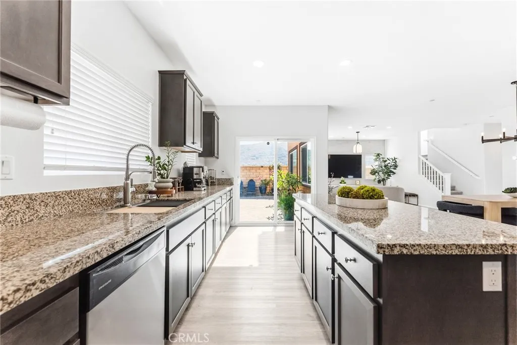 https://cdn.realtyfeed.com/cdn/127/306736242/a9753f964b551ee771eb294d9812289f.webp