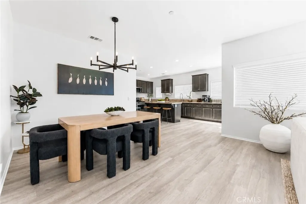 https://cdn.realtyfeed.com/cdn/127/306736242/c963c8c10991f339971bdfc99c0567df.webp