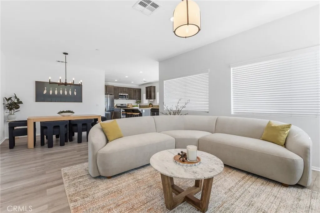 https://cdn.realtyfeed.com/cdn/127/306736242/d79a97e8eb0b988dcbe71167ea3584b9.webp