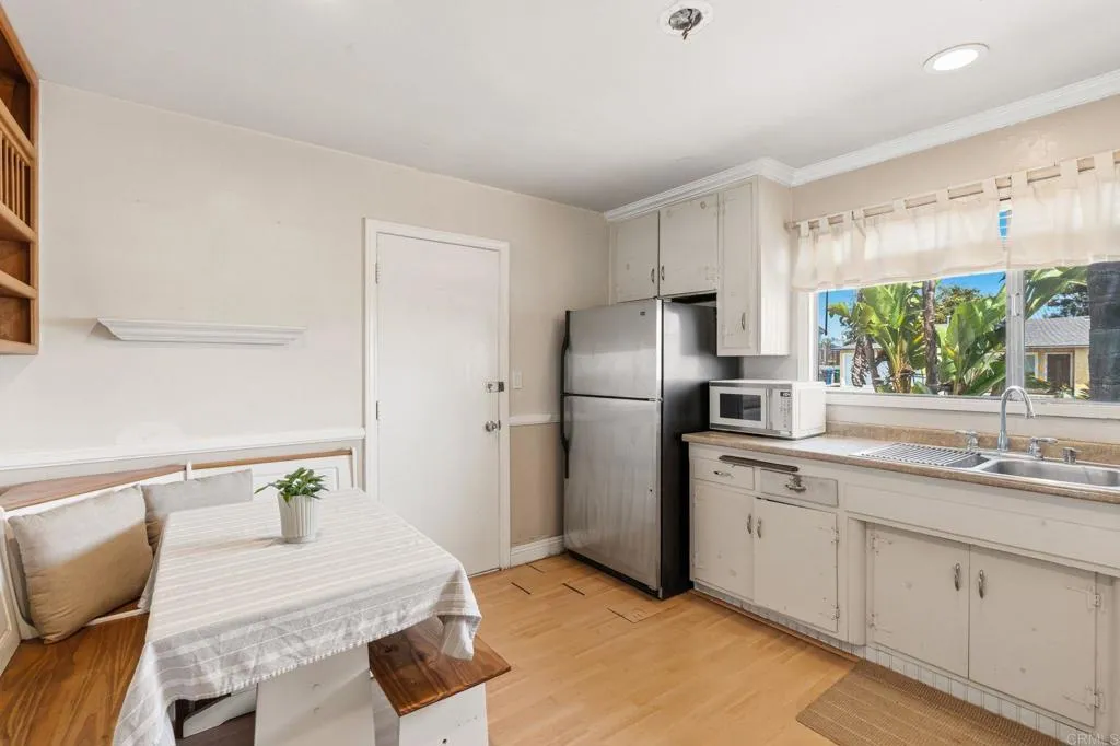 https://cdn.realtyfeed.com/cdn/127/306736246/3d892688c2791fb9e968047c91436112.webp