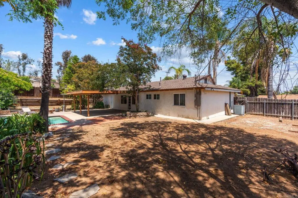 https://cdn.realtyfeed.com/cdn/127/306736246/ea20e212a11d84708abef2fc4e6e78ee.webp