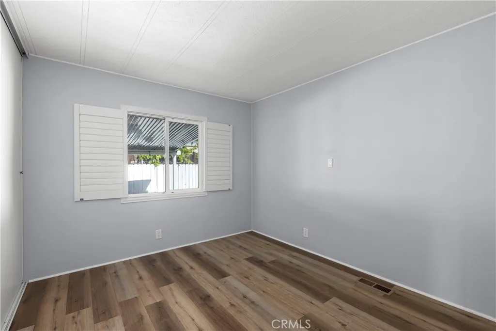 https://cdn.realtyfeed.com/cdn/127/306736253/165fad9fe25c6949cc79b2963488f9d2.webp