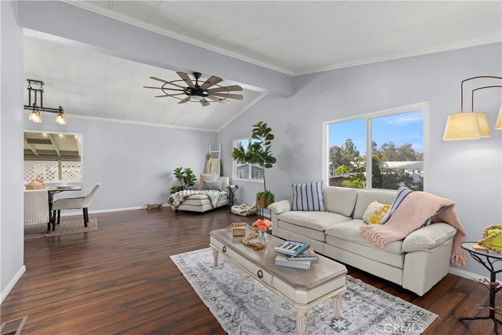 https://cdn.realtyfeed.com/cdn/127/306736253/4114cc0ddbdfb7132ca09784506cca93.webp