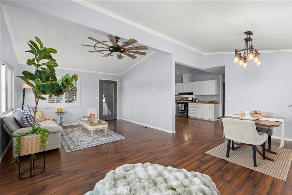 https://cdn.realtyfeed.com/cdn/127/306736253/42cce797beaed13a4534c1a6fb24d778.webp