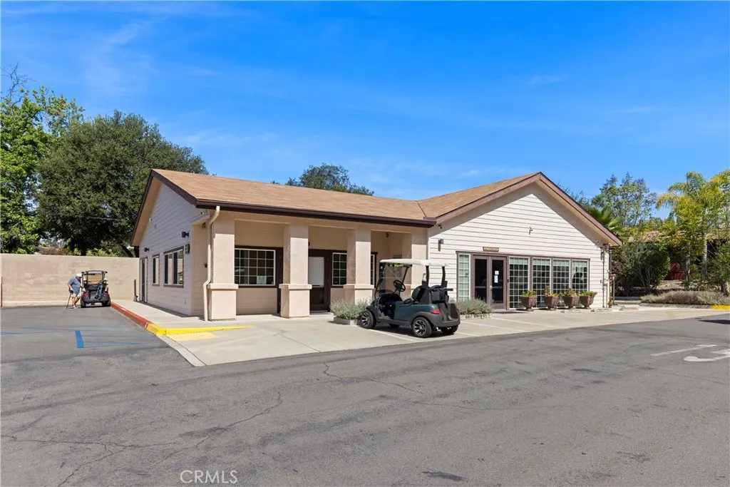 https://cdn.realtyfeed.com/cdn/127/306736253/5486eafe26c71b276bd216ed9e019b23.webp