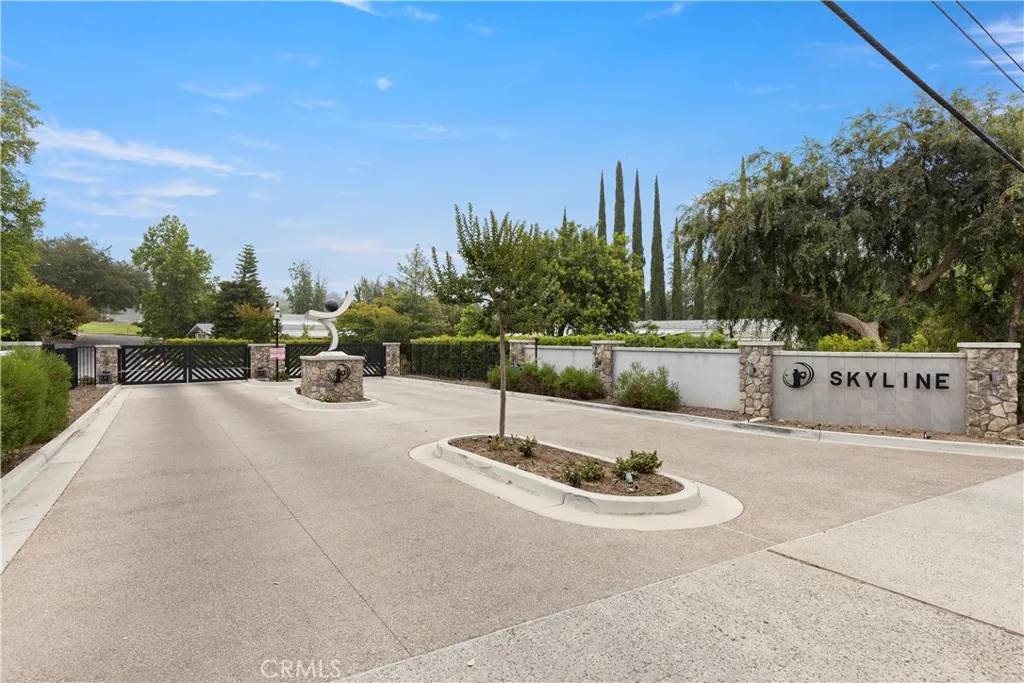 https://cdn.realtyfeed.com/cdn/127/306736253/93b5309221abe640b68496017954a680.webp
