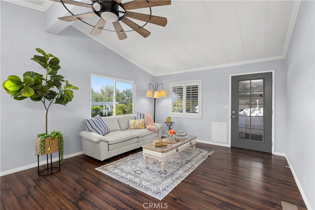https://cdn.realtyfeed.com/cdn/127/306736253/9aba83241acfecd2925bf1857aa74376.webp