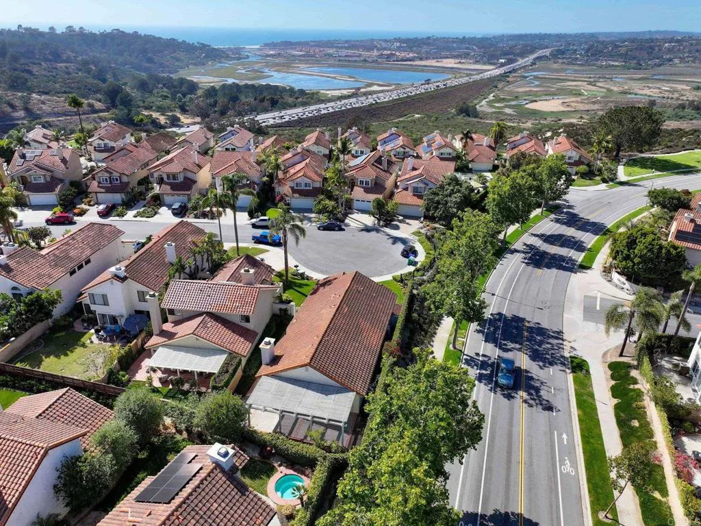 https://cdn.realtyfeed.com/cdn/127/306736269/94658881ccd8a33af98a900a57eaae81.webp