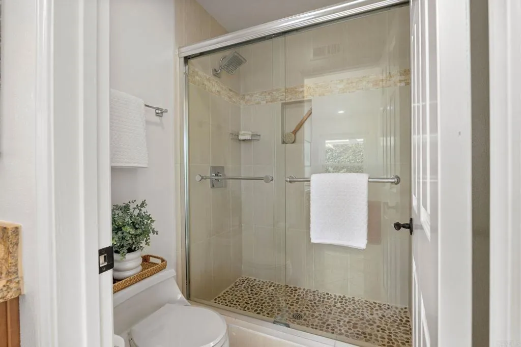https://cdn.realtyfeed.com/cdn/127/306736269/afc4b61cc65bf063567d219f681c6c5a.webp